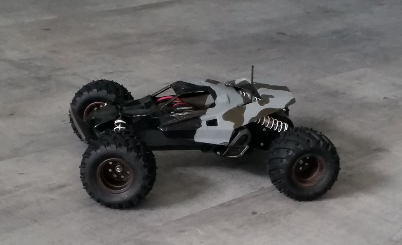 Tamiya Mad Bull modified